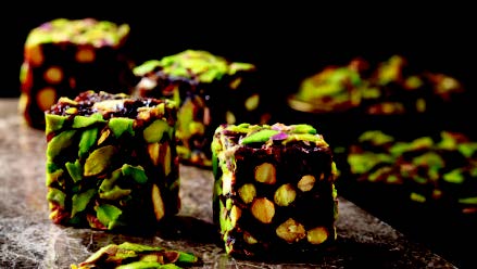 Premium BLACK MULBERRY WITH PISTACHIO COVERED PISTACHIO Turkish Delight - S124