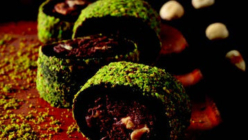 Premium Turkish Delight HAZELNUT CHOCOLATE CREAM COVERED PISTACHIO Turkish Delight - S107
