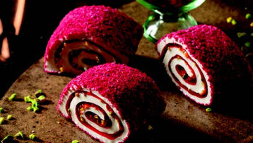 Premium PISTACHIO, MILK AND POMEGRANATE FLAVOR COVERED RED CAKE Turkish Delight - S135